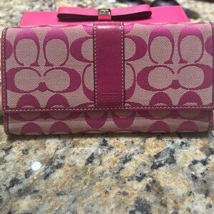 Authentic coach signature slim trifold wallet